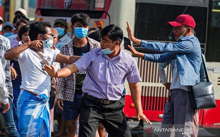 Amerika Blokir Kementerian dan Bisnis Militer Myanmar