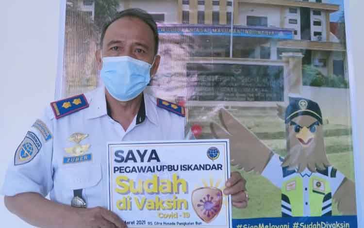Petugas Bandara Iskandar Pangkalan Bun Mulai Divaksin