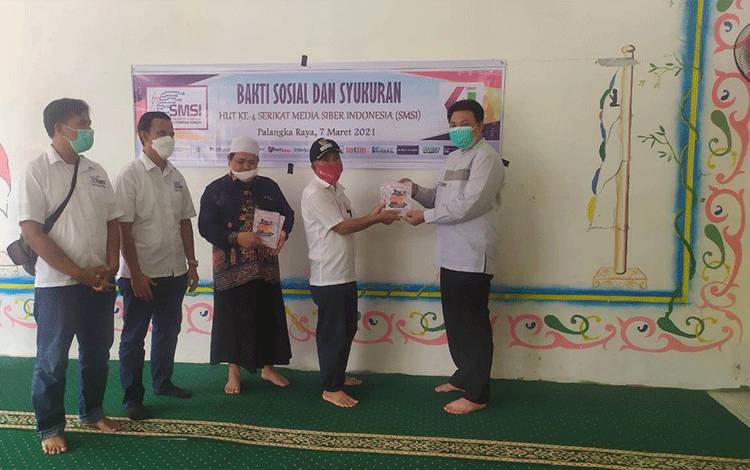 Ultah SMSI, Heru Hidayat Launching Buku 'Mengapa Harus Jadi Relawan Kemanusiaan'