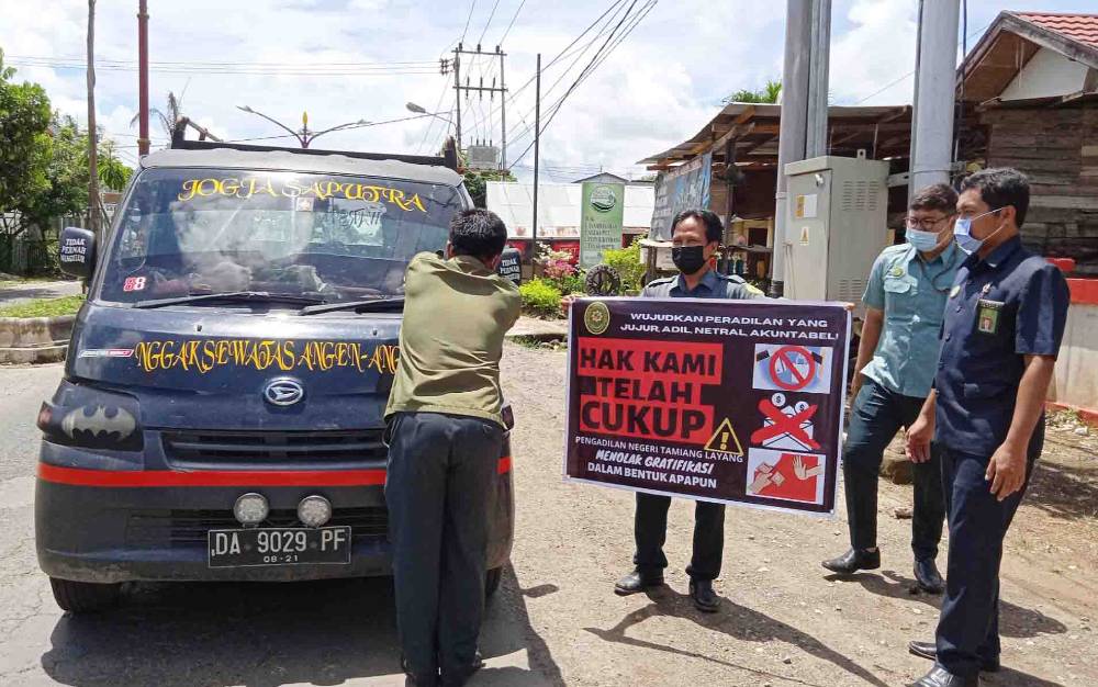 Pengadilan Negeri Tamiang Layang Kampanye Tolak Gratifikasi