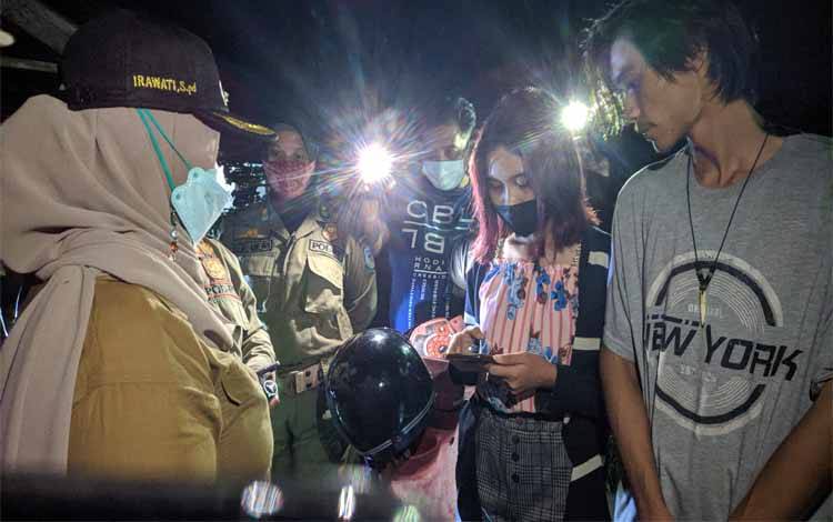 Berduaan di Tempat Gelap, Pasangan Muda-Mudi Diangkut Wakil Bupati dan Satpol PP Kotim