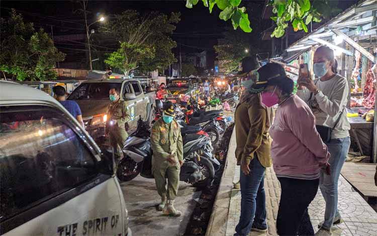 Sejumlah Pedagang Pasar Subuh yang Jualan di Badan Jalan dan Trotoar Ditertibkan
