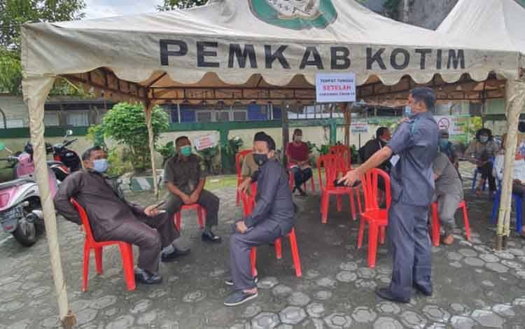Pengadilan Negeri Sampit Antusias Ikut Vaksinasi Covid-19