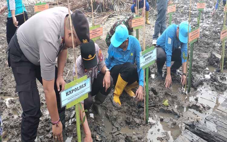 Tingkatkan Kesadaran Masyarakat dalam Menjaga Kelestarian Lingkungan Perlu Dilakukan