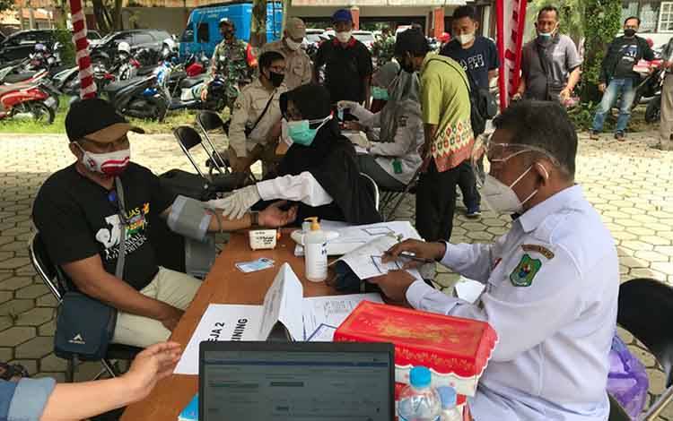 Wartawan di Kapuas Jalani Vaksinasi Covid-19
