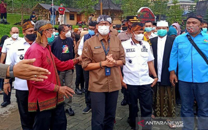 Menparekraf Ingin Pelaku UMKM di Desa Wisata Adaptasi Teknologi