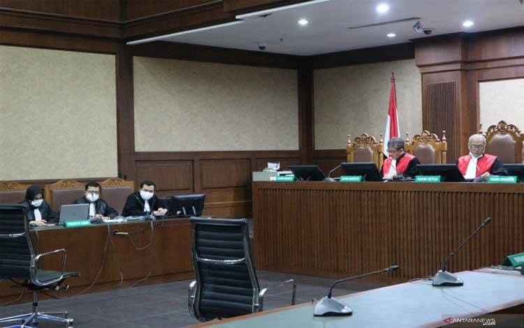 Mantan Sekjen MA Nurhadi dan Menantu Divonis 6 Tahun Penjara