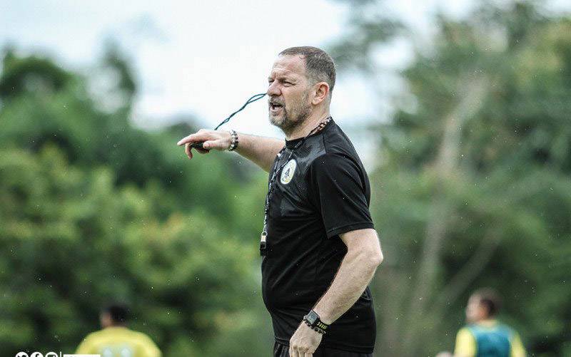 Dejan Antonic Tunggu KITAS Terbit Sebelum Latih PSS Sleman