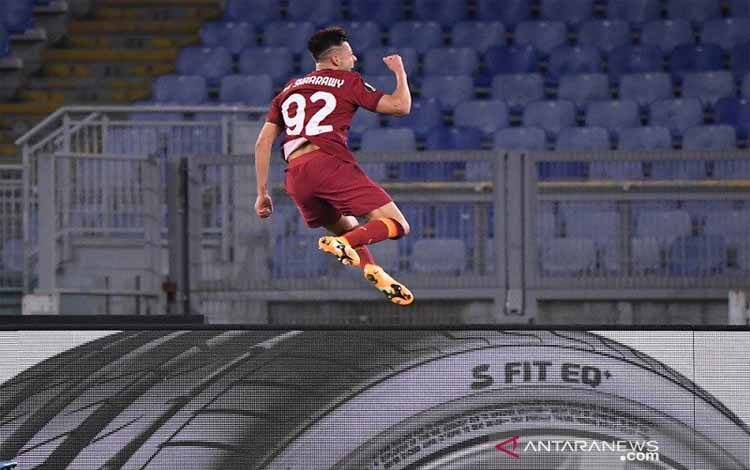 Roma dan Granada Bukukan Keunggulan 16 Besar Liga Europa