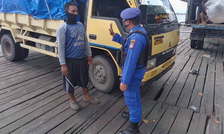 Sopir Angkut Pelabuhan??Diimbau Cegah Praktik Pungli