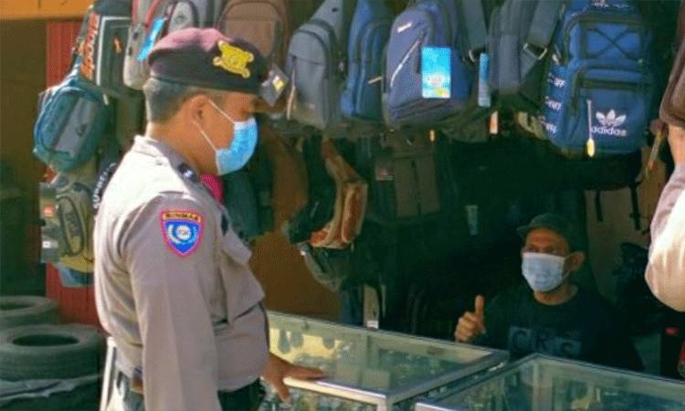 Personel Polsek Kapuas Tengah Patroli ke Pasar Tradisional Beri Pesan Kamtibmas