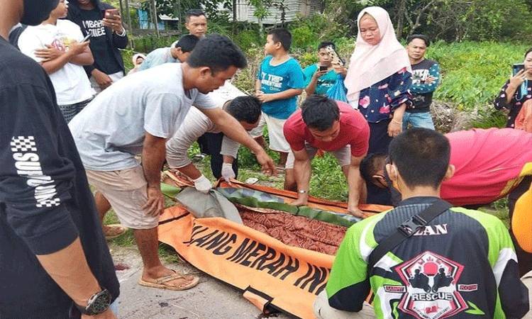 Seorang Pengendara Motor Tewas Seusai Terjatuh dan Tertabrak di Jalan HM Arsyad Km 20