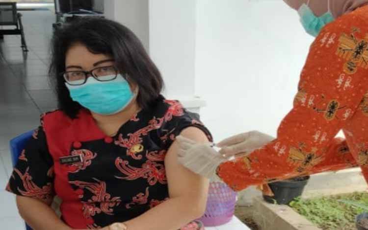 Masyarakat Gunung Mas Diimbau Tidak Ragu Jalani Vaksinasi Covid-19