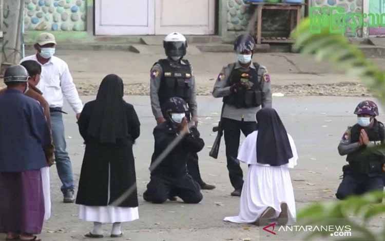 Pemimpin Sipil Myanmar Sebut Warga Harus Lindungi diri Sendiri