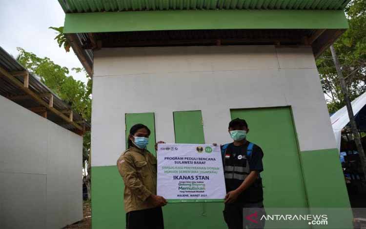 Ikanas-IZI Serahkan Hunian Sementara untuk Korban Gempa Sulbar