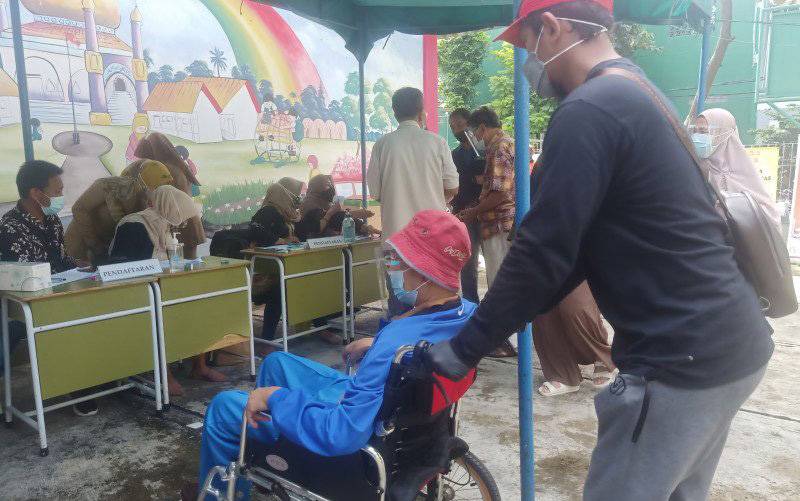 Kemenkes: Stok Vaksin untuk Lansia dan Pelayan Publik Aman