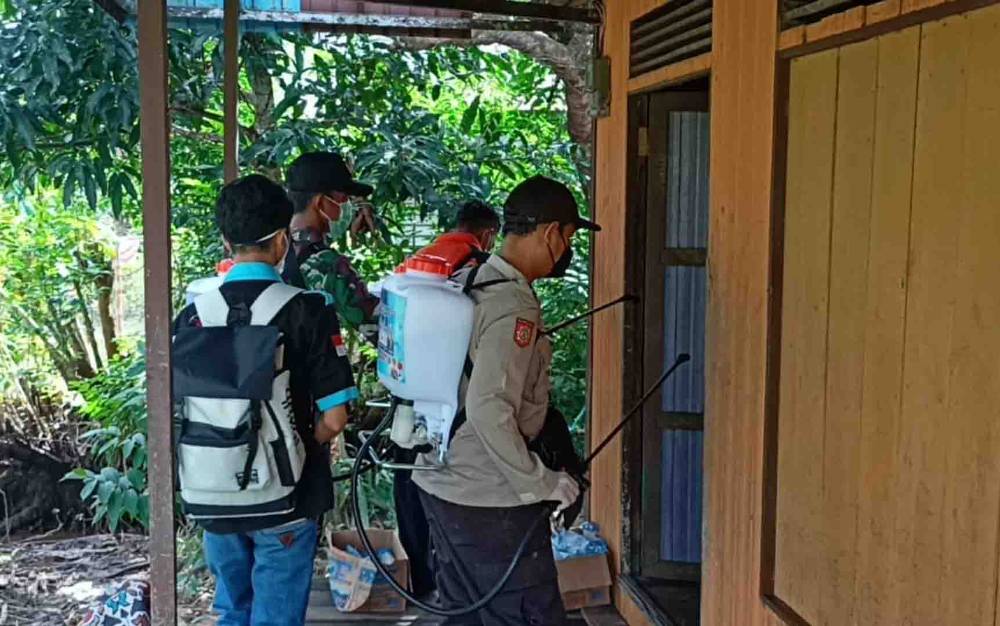 Cegah Covid-19, Pemerintah Kelurahan Panamas Lakukan Penyemprotan Disinfektan