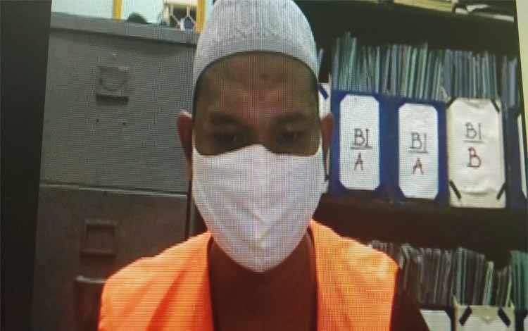 Hakim Perberat Hukuman Satpam Pencuri Rokok