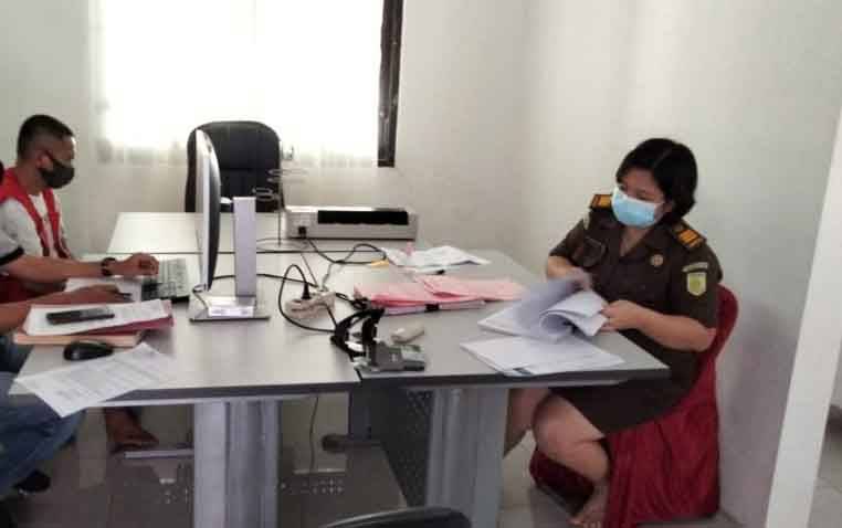 Polsek Katingan Hilir Limpahkan Tersangka Kasus Penipuan ke Kejaksaan