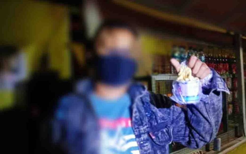 Polisi Dapati 2 Kaleng Lem Fox Usai Dikonsumsi Penjaga Warung Remang