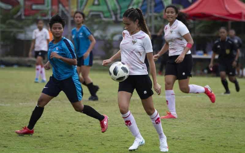 Ketum PSSI Apresiasi Latihan Yoga Timnas Putri