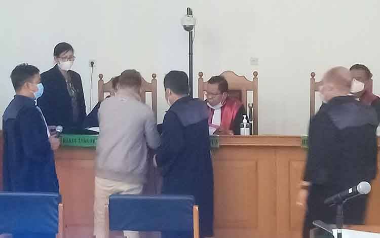 Sidang Korupsi Dana Penyertaan Modal PDAM Kapuas: Kontraktor Sebut Perusahaannya Dipinjam, Tanda Tangan Dipalsukan