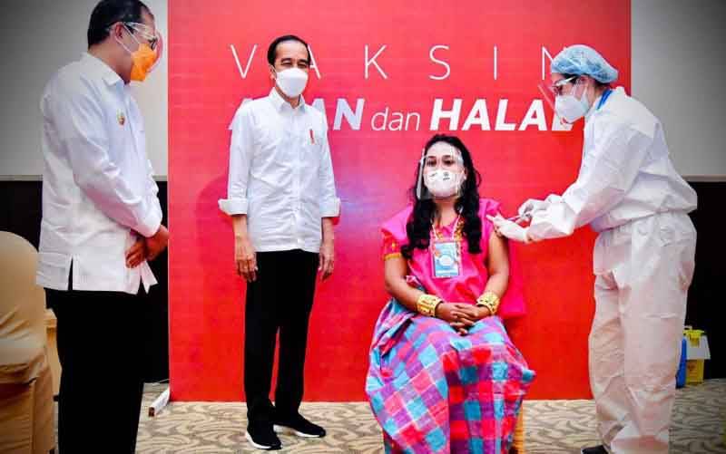 Presiden Tinjau Pelaksanaan Vaksinasi Massal di Bogor