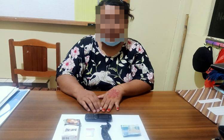 Simpan Sabu dalam Kotak Rokok, IRT di Jalan Ir H Juanda Sampit Diringkus Polisi