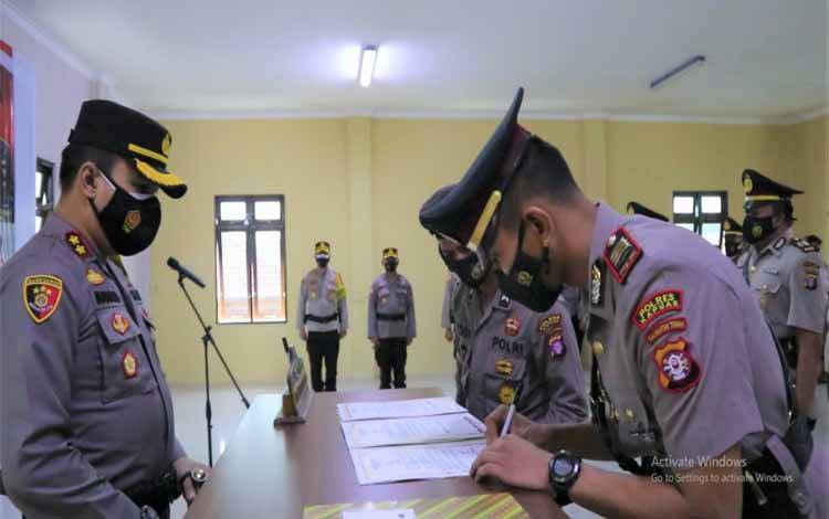 Kapolres Kapuas Pimpin Sertijab 3 Kasat dan 3 Kapolsek