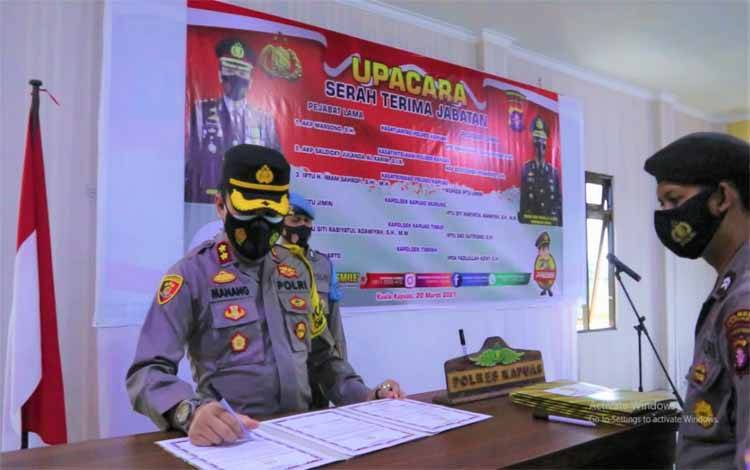 Ini Pesan Kapolres Kapuas Kepada Personel pada Sertijab Kasat dan Kapolsek