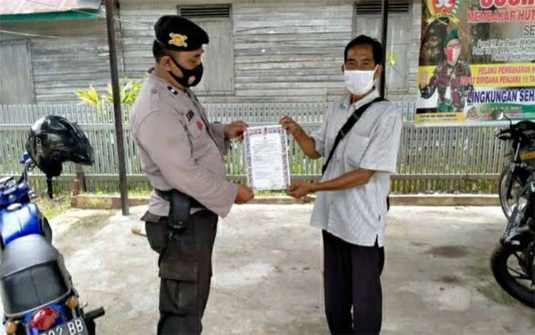 Sampaikan Maklumat Kapolda, Polsek Kapuas Barat Terus Ajak Masyarakat Cegah Karhutla