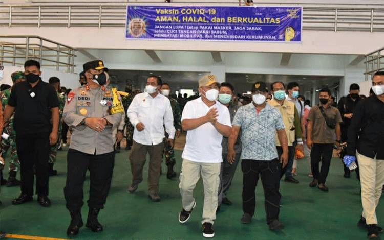 Gubernur Kalteng Tinjau Vaksinasi Massal