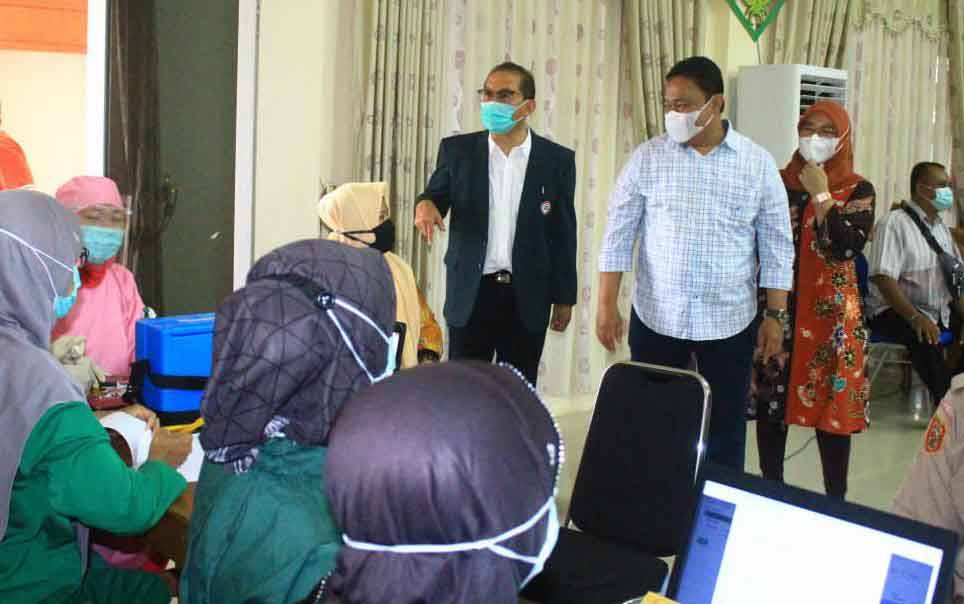 Kejar Belajar Tatap Muka, Ribuan Guru Pulang Pisau Divaksin