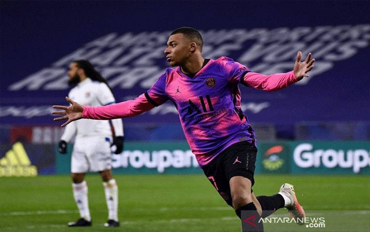 Mbappe Capai Tonggak 100 Gol Saat Antar PSG ke Puncak