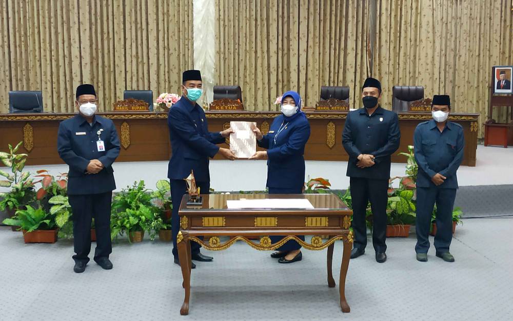 Wakil Bupati Barito Utara Sampaikan 2 Raperda untuk Dibahas Bersama Legislatif