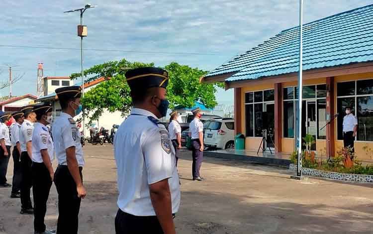 Kepala Bandara Kuala Pembuang Ajak Pegawainya Sukseskan Vaksinasi Dosis Kedua