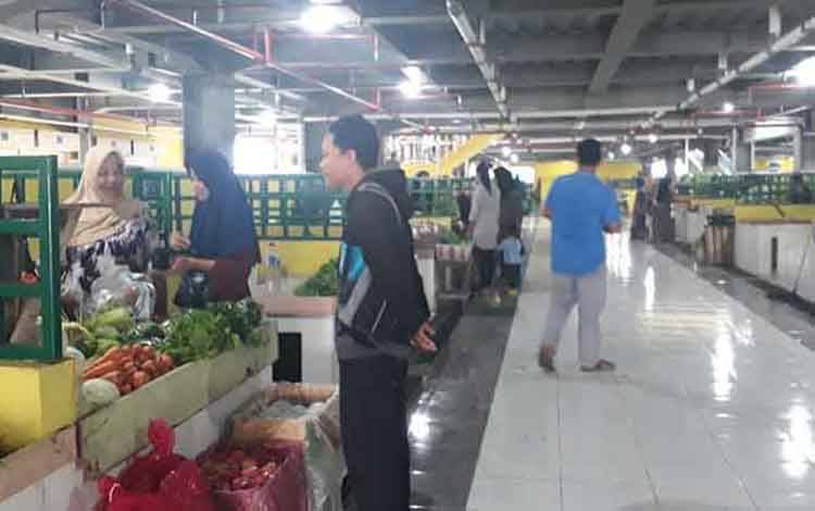 Pedagang Sayur dan Sembako di Pasar Indra Sari Blok A dan B Enggan Dipindahkan ke Lantai Atas
