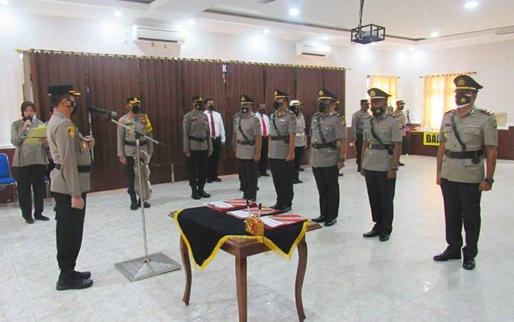 3 Pejabat Lingkup Polres Barito Utara Berganti