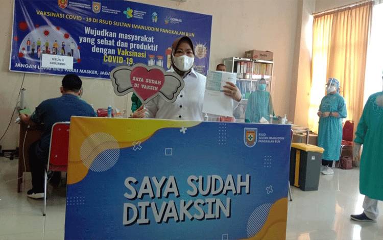 Bupati Kobar Dapatkan Dosis Pertama Vaksin Covid-19