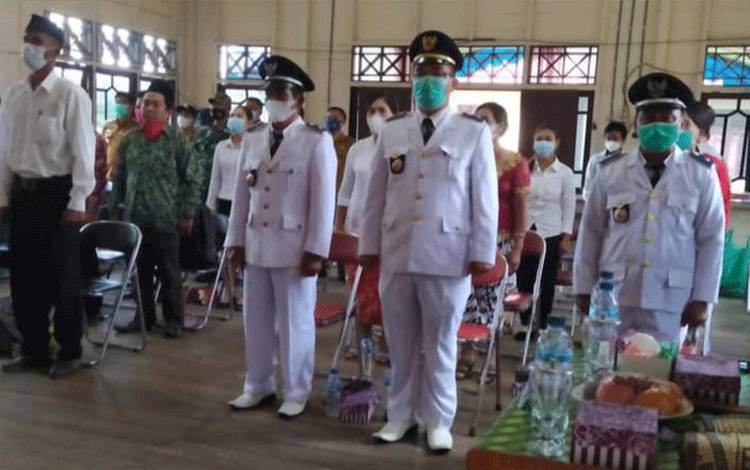 Pesan Bupati Katingan Saat Melantik Pj Kades Kecamatan Sanaman Mantikei dan Petak Malai
