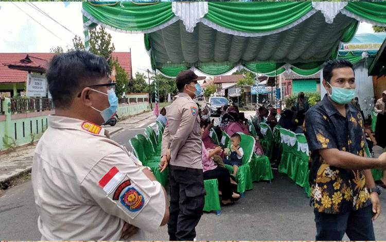 Tim Gabungan Polsek Katingan Hilir Monitoring Hajatan Warga
