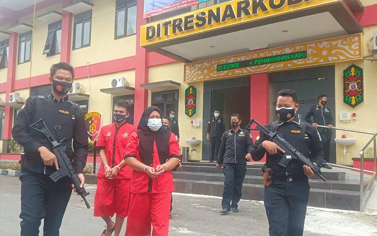 Polda Kalteng Tangkap Pria dan Wanita Terlibat Kasus Narkoba di Dua TKP