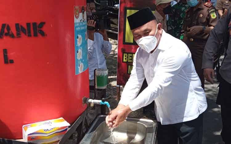 Gubernur Sugianto Sabran Harapkan Seluruh Masyarakat Kalteng Divaksin Covid-19