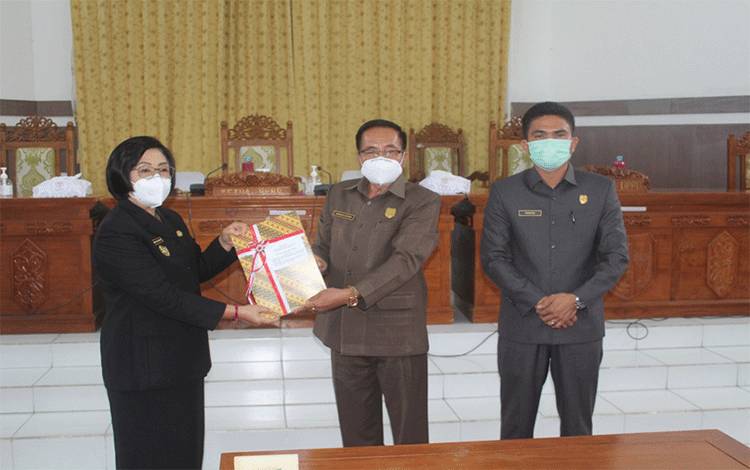 Raperda Disetujui, Wabup Gunung Mas Minta Perangkat Daerah Bentuk Aturan Pelaksanaan