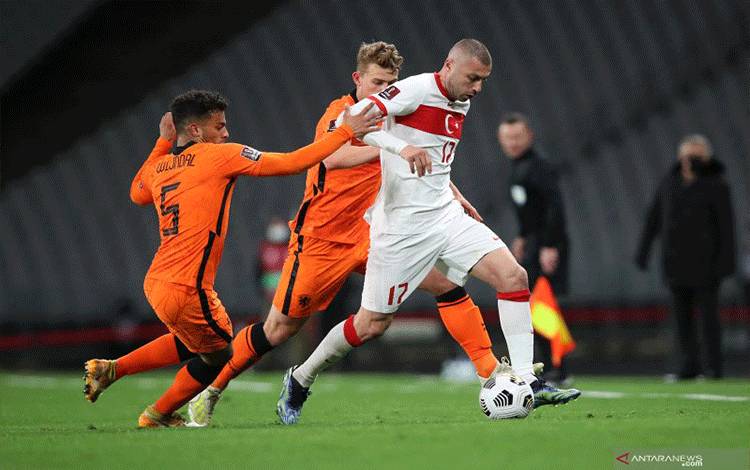 Belanda Takluk 2-4 di Kandang Turki
