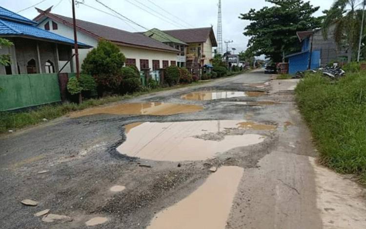 Jalan Rusak di Samba Danum Katingan Dikeluhkan Warga