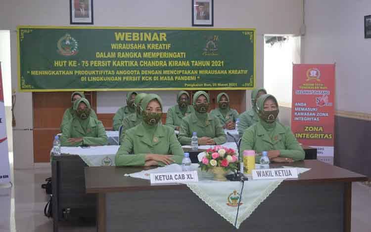 Tingkatkan Pengetahuan dan Keterampilan, Persit Kodim Pangkalan Bun Ikuti Webinar Usaha Kreatif
