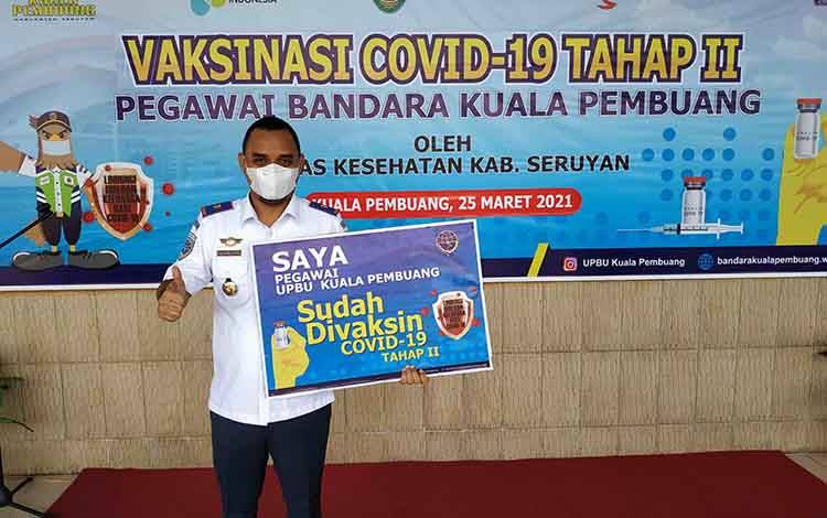 Pegawai Bandara Kuala Pembuang Jalani Vaksinasi Dosis Kedua