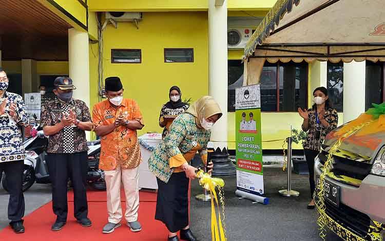 Bupati Kobar Harapkan Mobil Kas Keliling BPR Mampu Tingkatkan Iklim Berusaha Masyarakat