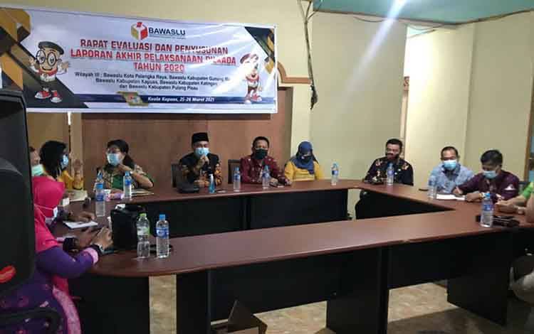 Bawaslu Kalteng Gelar Rapat Evaluasi Pelaksanaan Pilkada 2020 di Wilayah III
